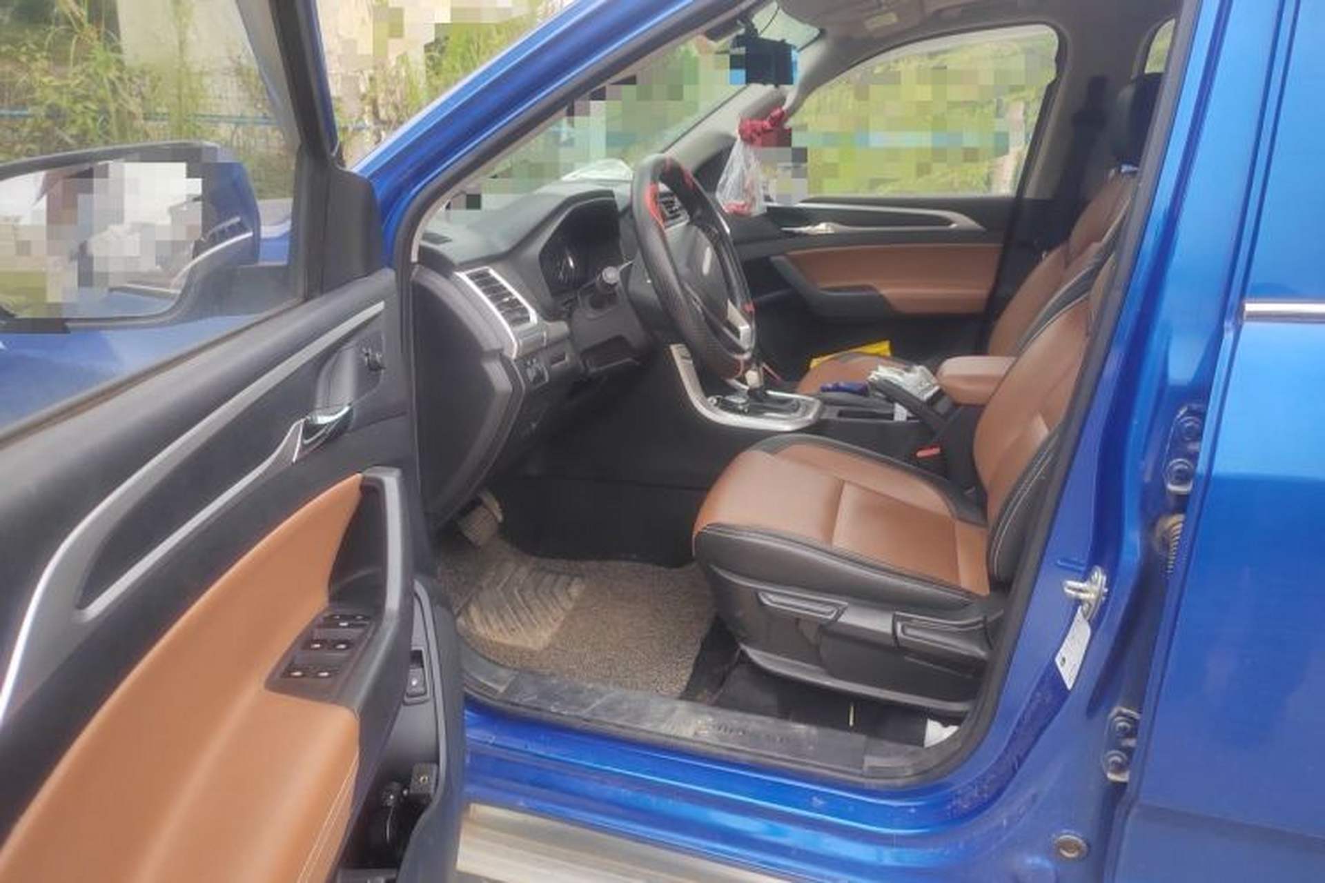 Used SAIC MAXUS T70 2021 2.0T Diesel Automatic 4x4 Elite Version with Long Bed and High Ground Clearance Driver Seat