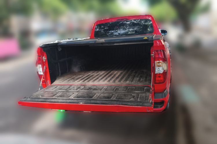 Used SAIC MAXUS T70 2021 2.0T Diesel Automatic Two-Wheel Drive Elite Version with Long Bed and High Ground Clearance Trunk