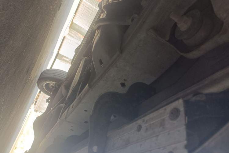 Used SAIC MAXUS T70 2021 2.0T Diesel Automatic 4x4 Elite Version with Long Bed and High Ground Clearance Chassis Front Left