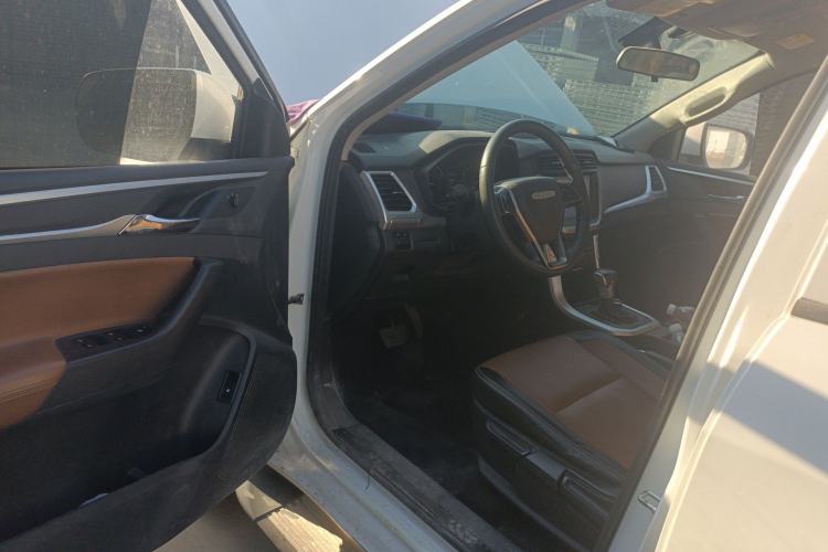 Used SAIC MAXUS T70 2021 2.0T Diesel Automatic 4x4 Elite Version with Long Bed and High Ground Clearance Driver Seat