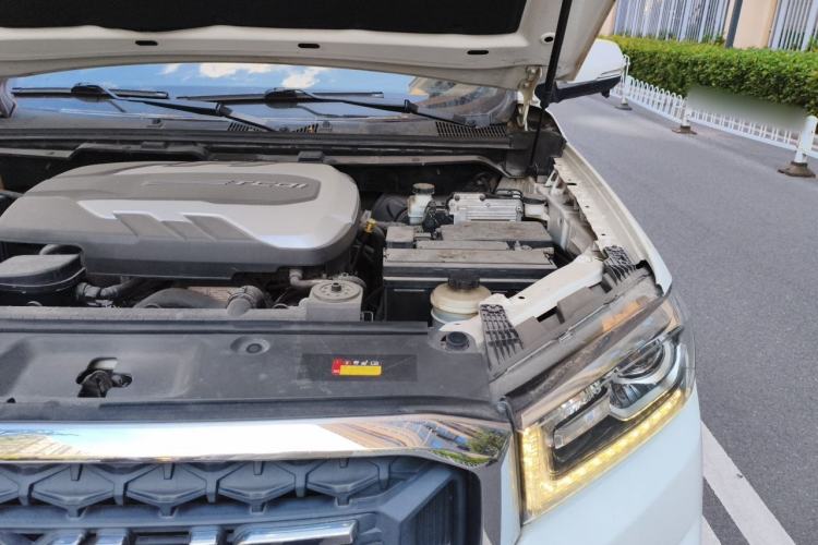 Used SAIC MAXUS T70  Engine Bay Left