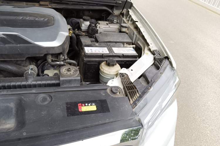 Used SAIC MAXUS T70 2021 2.0T Diesel Automatic 4x4 Elite Version with Long Bed and High Ground Clearance Engine Bay Left
