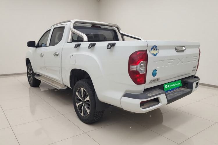 Used SAIC MAXUS T70 2021 2.0T Diesel Manual Two-Wheel-Drive Elite Version with Long Bed and High Ground Clearance Exterior 2
