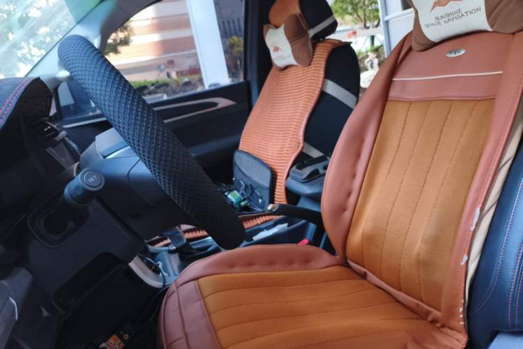 Used SAIC MAXUS T70  Left Front Seat