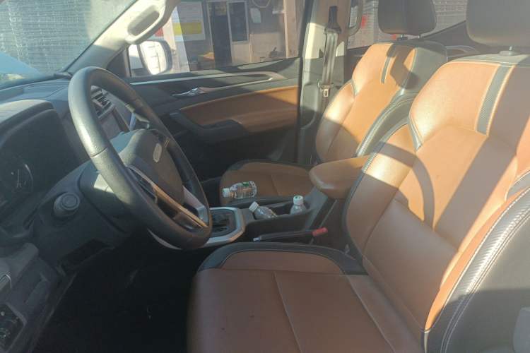 Used SAIC MAXUS T70 2021 2.0T Diesel Automatic 4x4 Elite Version with Long Bed and High Ground Clearance Left Front Seat