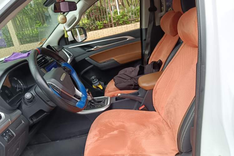 Used SAIC MAXUS T70 2021 2.0T Diesel Automatic 4x4 Elite Version with Long Bed and High Ground Clearance Left Front Seat