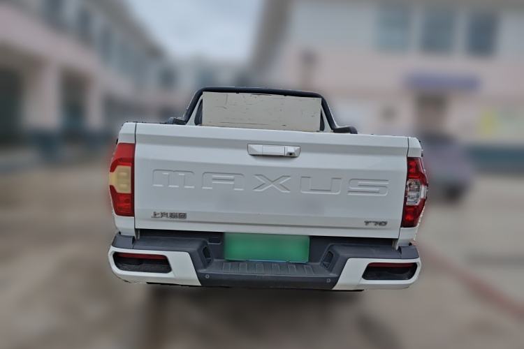 Used SAIC MAXUS T70 2021 2.0T Diesel Manual Two-Wheel Drive Entry-Level Version with Long Bed and High Ground Clearance Rear