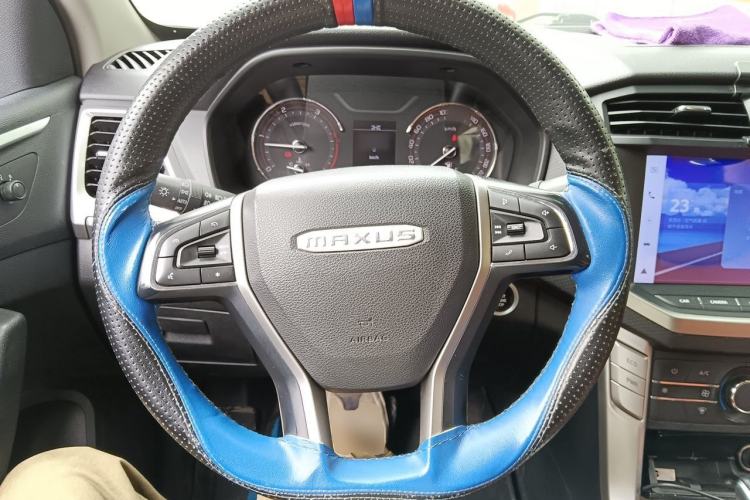 Used SAIC MAXUS T70 2021 2.0T Diesel Automatic 4x4 Elite Version with Long Bed and High Ground Clearance Steering Wheel
