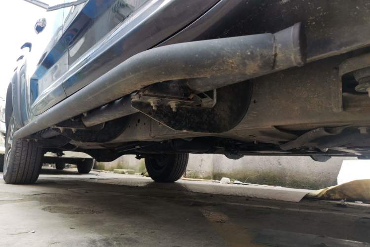 Used SAIC MAXUS T70 2022 2.0T Diesel Automatic 2WD Australian-Version Long Bed Chassis Front Right