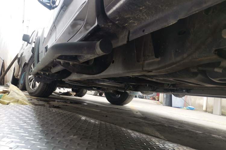 Used SAIC MAXUS T70 2022 2.0T Diesel Automatic 2WD Australian-Version Long Bed Chassis Rear Left