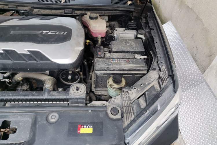 Used SAIC MAXUS T70 2022 2.0T Diesel Automatic 2WD Australian-Version Long Bed Engine Bay Left