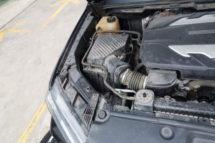 Used SAIC MAXUS T70 2022 2.0T Diesel Automatic 2WD Australian-Version Long Bed Engine Bay Right