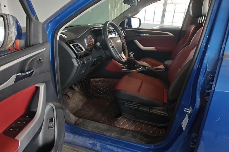Used SAIC MAXUS T70 2022 2.0T Manual Diesel Two-Wheel Drive 5th Anniversary Edition Elite Version with Long Bed and Flat Floor Driver Seat