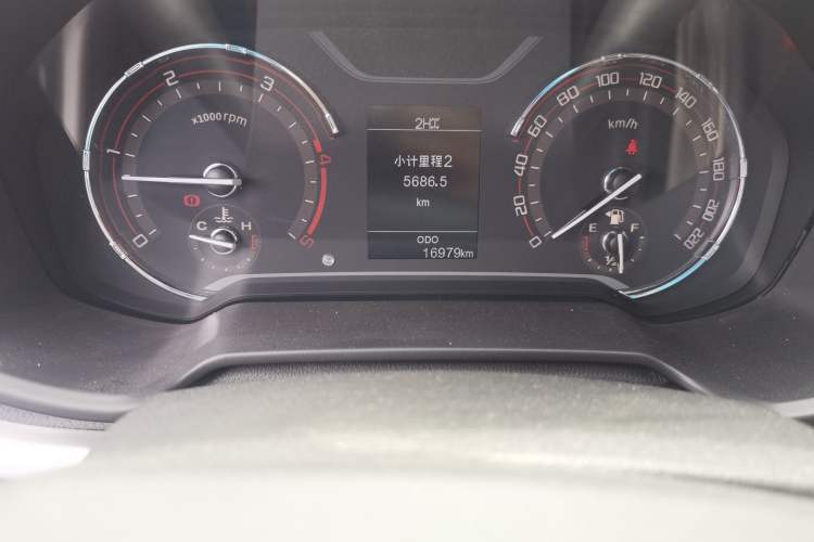 Used SAIC MAXUS T70 2022 2.0T Manual Diesel 4x4 5th Anniversary Edition Comfort Version Long Bed Odometer Close Up
