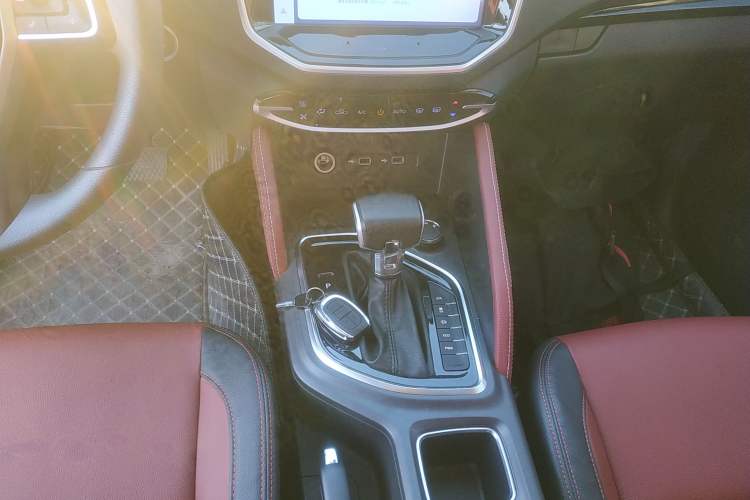 Used SAIC MAXUS T70 2022 2.0T Diesel Automatic 4x4 Australian-Version Long Bed Gear Lever