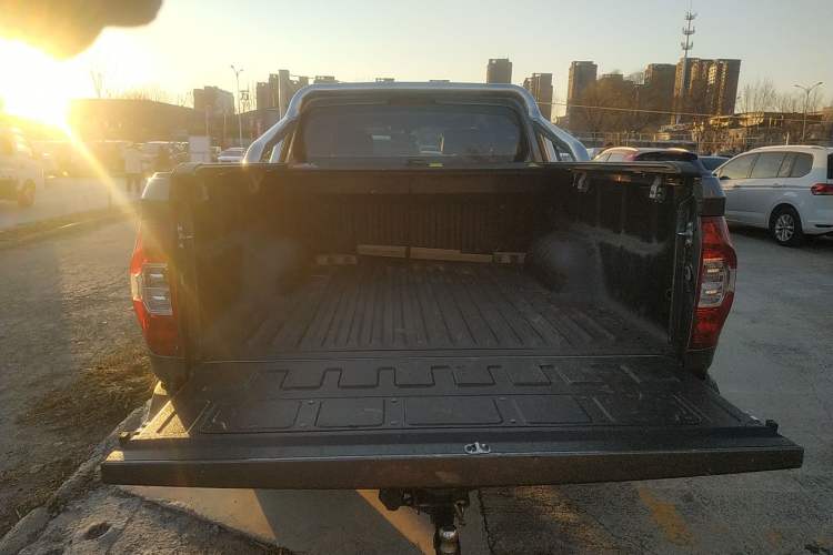 Used SAIC MAXUS T70 2022 2.0T Diesel Automatic 4x4 Australian-Version Long Bed Trunk