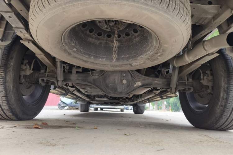 Used SAIC MAXUS T70 2022 2.0T Manual Diesel Two-Wheel Drive 5th Anniversary Edition Elite Version Long-Box Chassis Rear