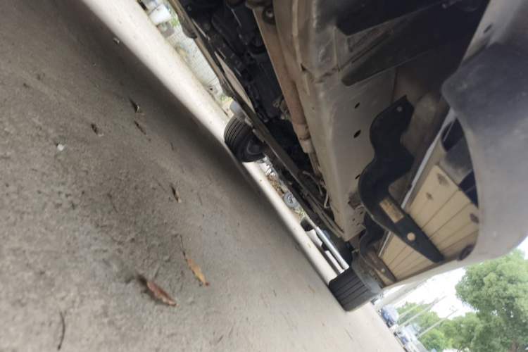 Used SAIC MAXUS T70 2022 2.0T Manual Diesel Two-Wheel Drive 5th Anniversary Edition Elite Version Long-Box Chassis Rear Right