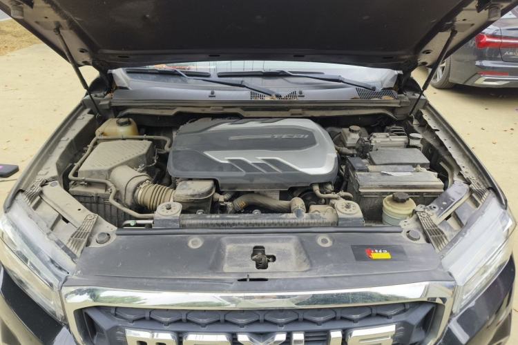Used SAIC MAXUS T70 2022 2.0T Manual Diesel Two-Wheel Drive 5th Anniversary Edition Elite Version Long-Box Engine Bay