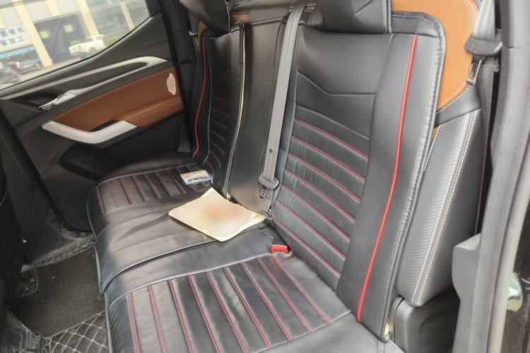 Used SAIC MAXUS T70 2022 2.0T Manual Diesel Two-Wheel Drive 5th Anniversary Edition Elite Version Long-Box Left Rear Seat