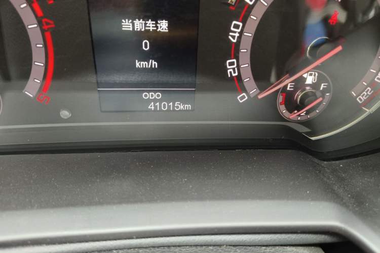 Used SAIC MAXUS T70 2022 2.0T Manual Diesel Two-Wheel Drive 5th Anniversary Edition Elite Version Long-Box Odometer Close Up
