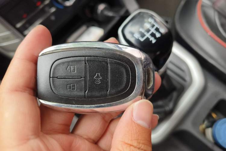Used SAIC MAXUS T70 2022 2.0T Manual Diesel Two-Wheel Drive 5th Anniversary Edition Elite Version Long-Box Vehicle Key