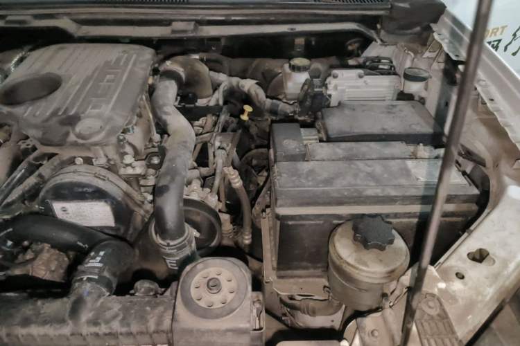 Used SAIC MAXUS T70 2022 2.0T Manual Diesel Two-Wheel Drive 5th Anniversary Edition Elite Version Long-Box Engine Bay Left