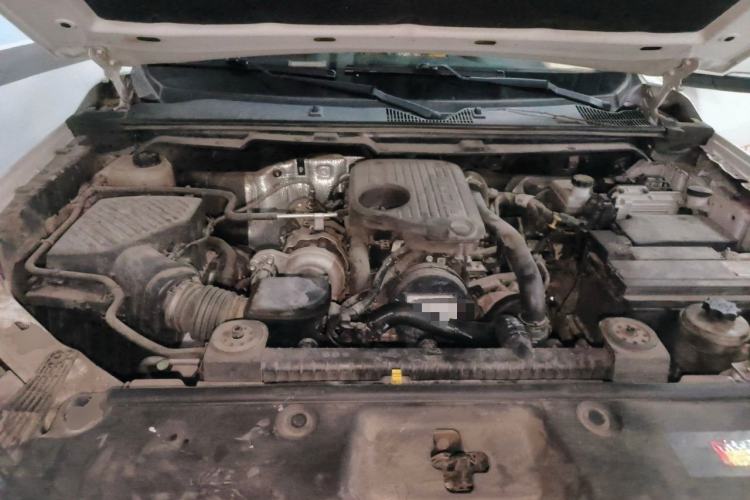 Used SAIC MAXUS T70 2022 2.0T Manual Diesel Two-Wheel Drive 5th Anniversary Edition Elite Version Long-Box Engine Bay
