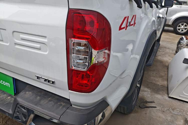 Used SAIC MAXUS T70 2022 2.0T Diesel Automatic 4x4 Australian Version Standard Cab Exterior 3