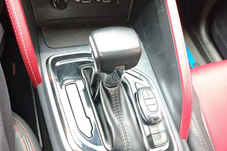 Used SAIC MAXUS T70 2022 2.0T Diesel Automatic 4x4 Australian Version Standard Cab Gear Lever