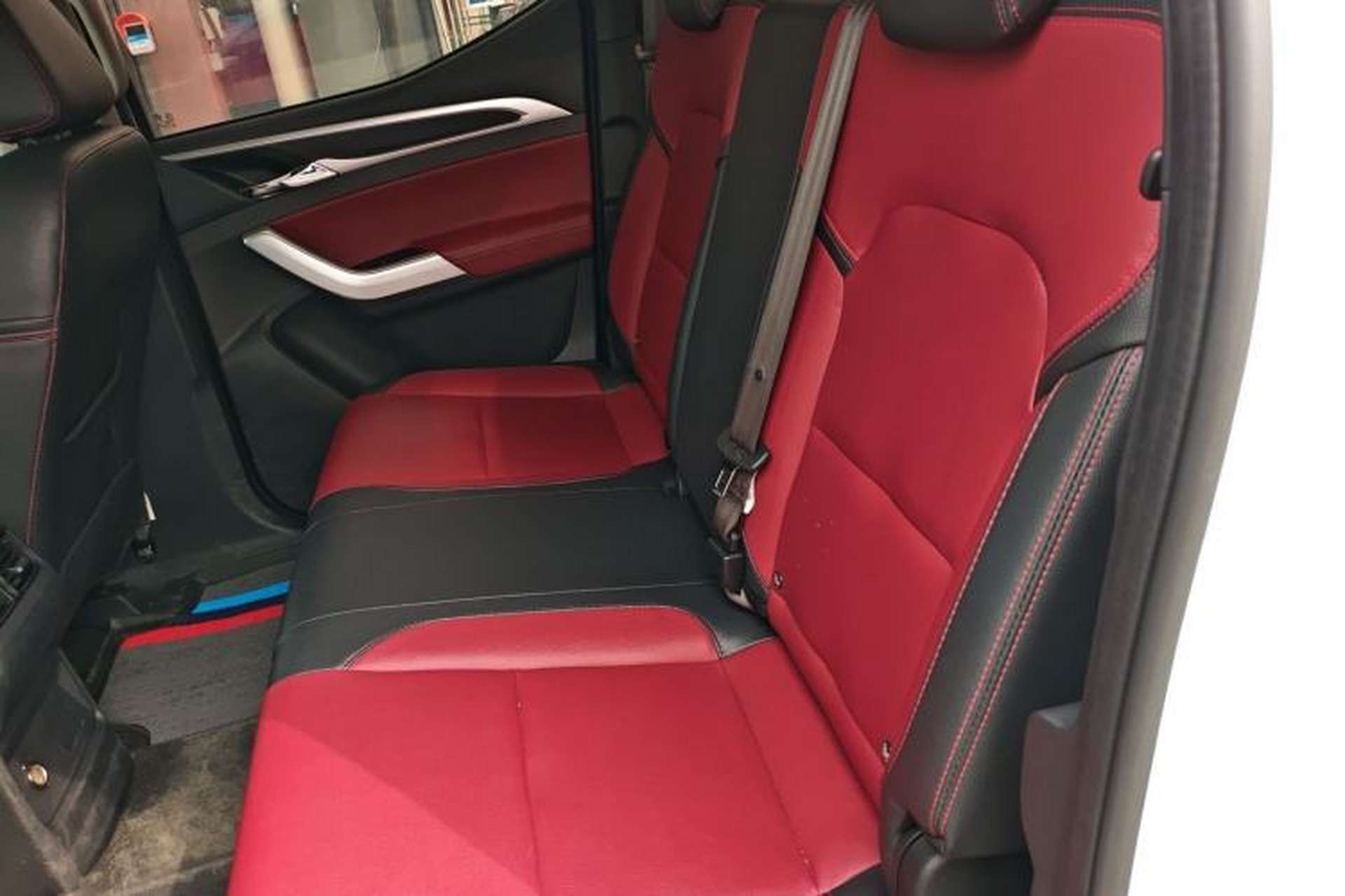 Used SAIC MAXUS T70 2022 2.0T Diesel Automatic 4x4 Australian Version Standard Cab Left Rear Seat