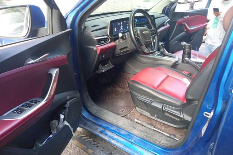 Used SAIC MAXUS T90 2021 2.0T Single-Turbo Automatic All-Wheel Drive High-Ride Elite Version with Extended Cargo Bed Driver Seat