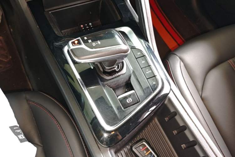Used SAIC MAXUS T90 2021 2.0T Twin-Turbo Automatic All-Wheel Drive High-Ride Comfort Edition with Standard Box Gear Lever