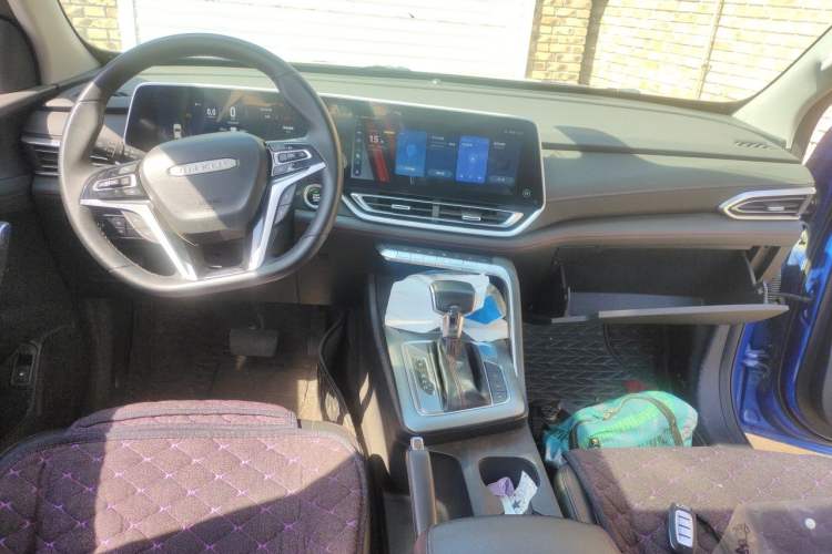 Used SAIC MAXUS T90 2021 2.0T Single-Turbo Automatic All-Wheel Drive High-Ride Elite Version with Extended Cargo Bed Interior 2