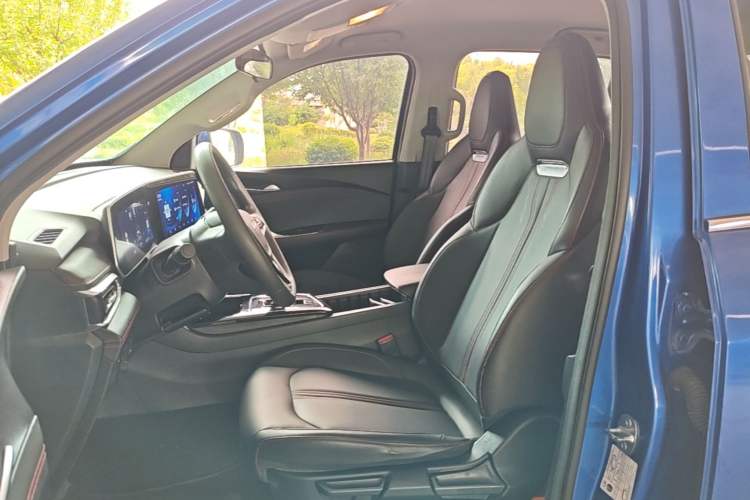 Used SAIC MAXUS T90 2021 2.0T Twin-Turbo Automatic All-Wheel Drive High-Ride Comfort Edition with Standard Box Left Front Seat
