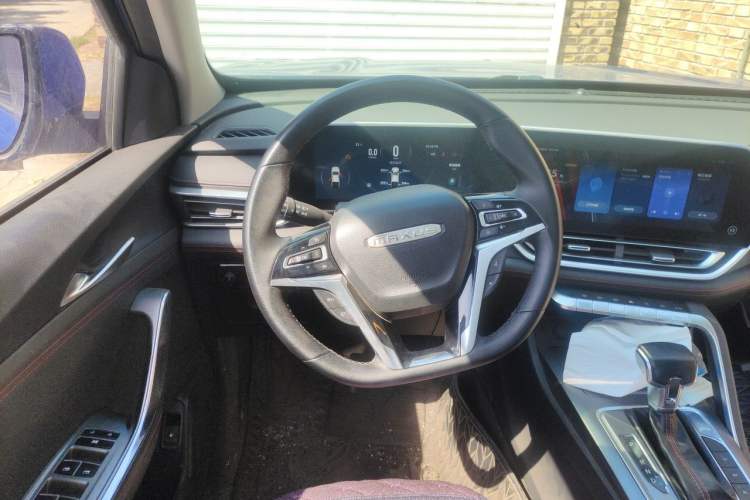 Used SAIC MAXUS T90 2021 2.0T Single-Turbo Automatic All-Wheel Drive High-Ride Elite Version with Extended Cargo Bed Steering Wheel