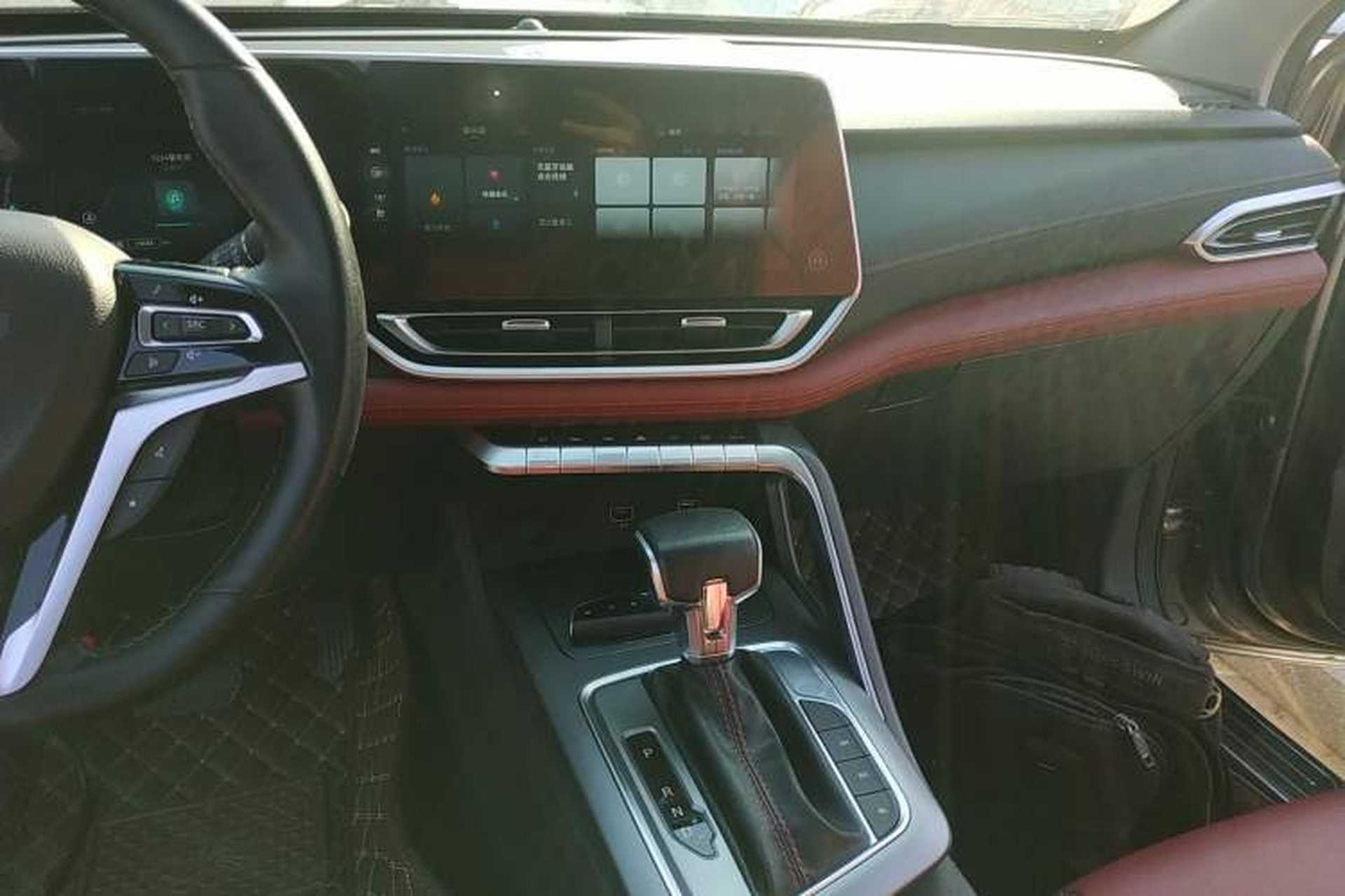 Used SAIC MAXUS T90 2021 2.0T Single-Turbo Automatic All-Wheel Drive High-Ride Elite Version with Extended Cargo Bed Audio And AC Panel