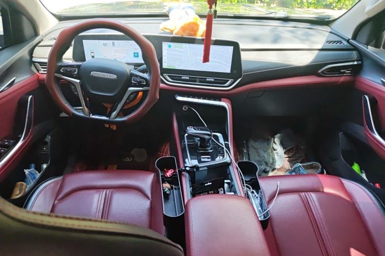Used SAIC MAXUS T90 2021 2.0T Twin-Turbo Automatic All-Wheel Drive High-Ride Luxury Extended-Size Version Center Console