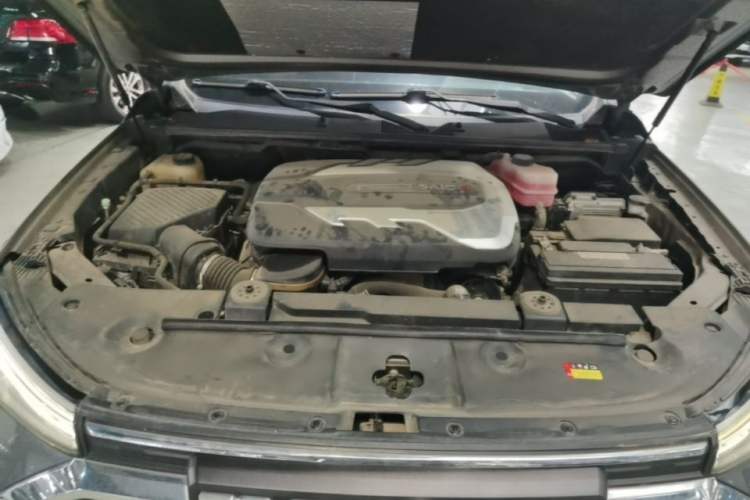 Used SAIC MAXUS T90 2021 2.0T Twin-Turbo Automatic Two-Wheel Drive High-Ride Comfort Edition Standard Cab Engine Bay