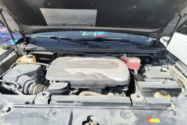 Used SAIC MAXUS T90 2021 2.0T Single-Turbo Manual Transmission Two-Wheel Drive High Ground Clearance Comfort Edition Standard Box Engine Bay