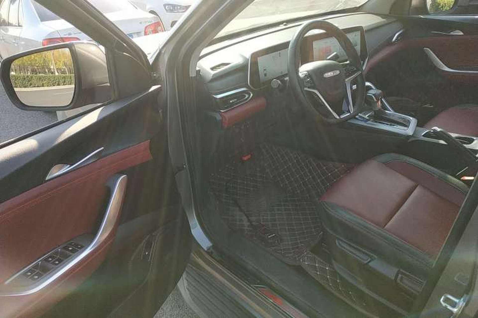 Used SAIC MAXUS T90 2021 2.0T Single-Turbo Automatic All-Wheel Drive High-Ride Elite Version with Extended Cargo Bed Interior 3
