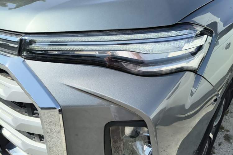Used SAIC MAXUS T90 2021 2.0T Single-Turbo Manual Transmission Two-Wheel Drive High Ground Clearance Comfort Edition Standard Box Left Front Headlight