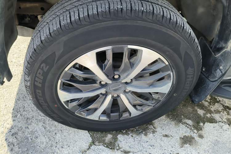 Used SAIC MAXUS T90 2021 2.0T Single-Turbo Manual Transmission Two-Wheel Drive High Ground Clearance Comfort Edition Standard Box Left Front Wheel Hub