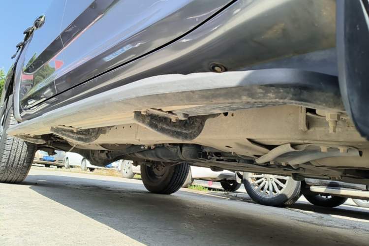 Used SAIC MAXUS T90 2021 2.0T Single-Turbo Manual Transmission Two-Wheel Drive High Ground Clearance Comfort Edition Standard Box Right Side Sill
