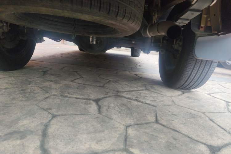 Used SAIC MAXUS T90 2021 2.0T Single-Turbo Automatic Two-Wheel Drive High-Ride Comfort Plus Long-Box Version Chassis Rear
