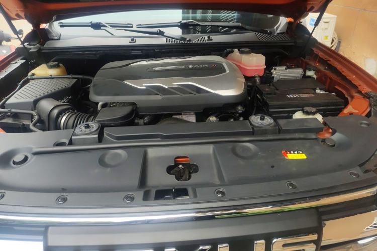 Used SAIC MAXUS T90 2021 2.0T Single-Turbo Automatic Two-Wheel Drive High-Ride Comfort Plus Long-Box Version Engine Bay
