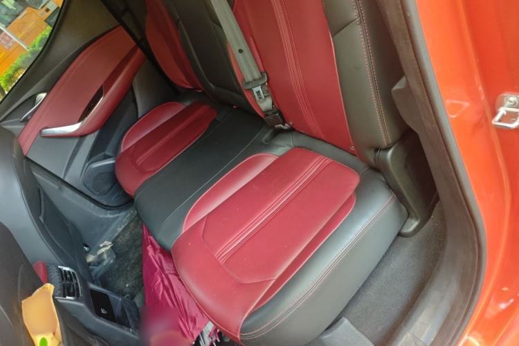 Used SAIC MAXUS T90 2021 2.0T Twin-Turbo Automatic All-Wheel Drive High-Ride Luxury Standard Cab Interior 4