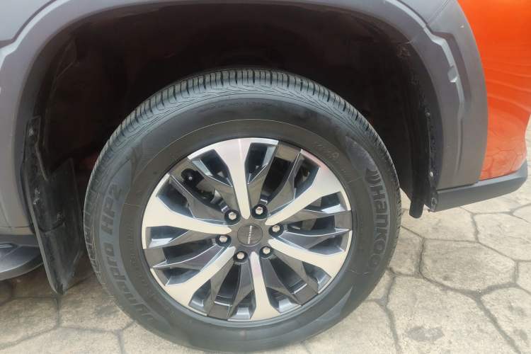 Used SAIC MAXUS T90 2021 2.0T Single-Turbo Automatic Two-Wheel Drive High-Ride Comfort Plus Long-Box Version Right Front Wheel Hub