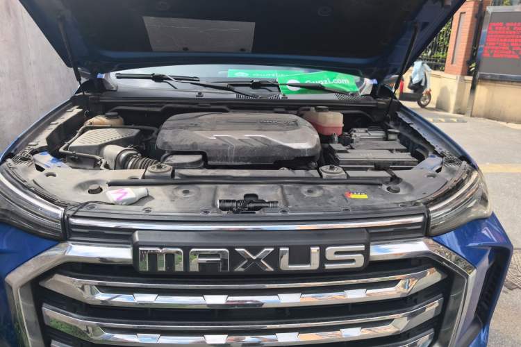 Used SAIC MAXUS T90 2021 2.0T Single-Turbo Automatic Two-Wheel Drive High-Ride Elite Version with Extended Cabin Engine Bay
