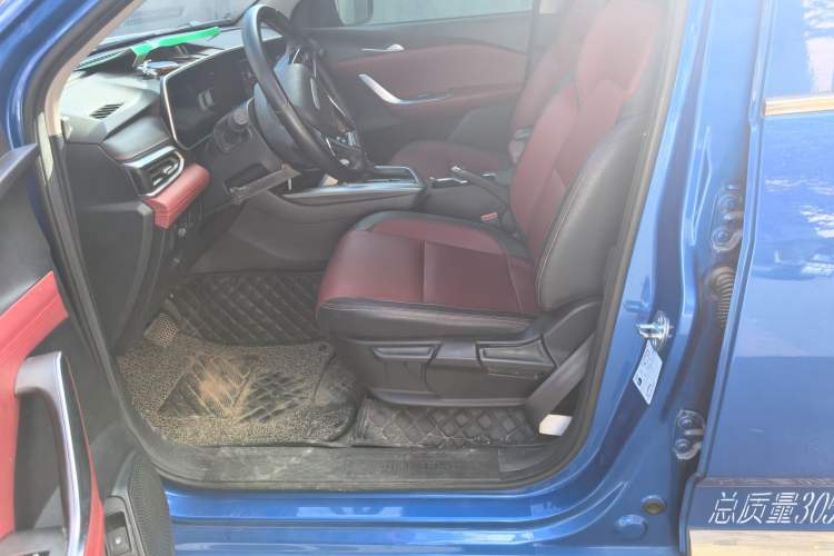 Used SAIC MAXUS T90 2021 2.0T Single-Turbo Automatic Two-Wheel Drive High-Ride Elite Version with Extended Cabin Left Front Seat